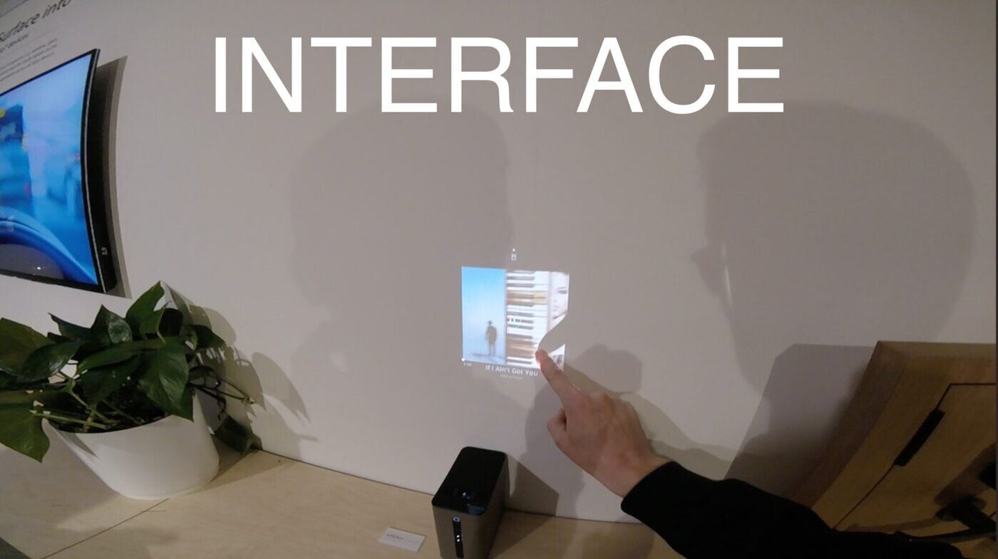 CES 2017 : une surface rendue tactile par un projecteur