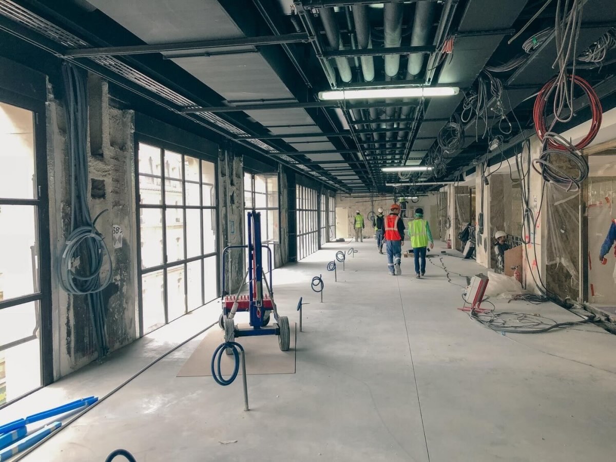 Un étage du magasin en travaux