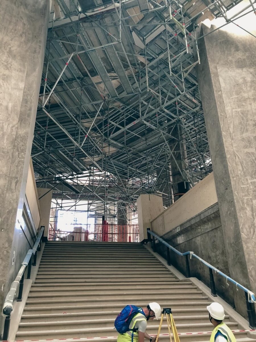 Le grand escalier sous échafaudages