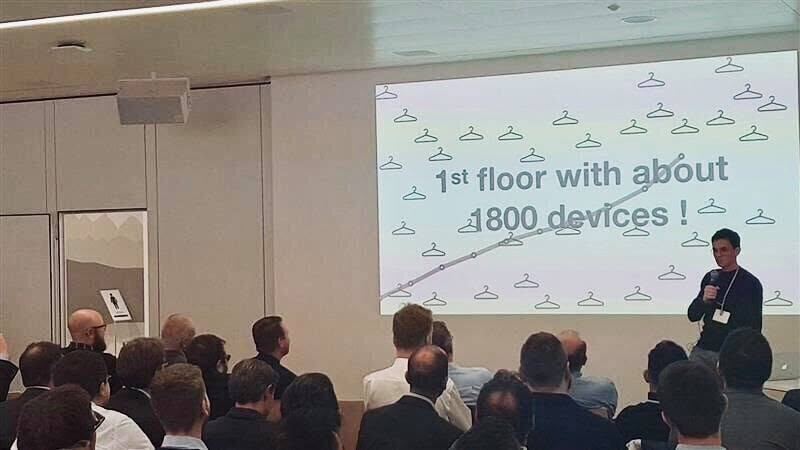Zoug, novembre 2019 : sur scène devant les membres du Thread Group, « 1st floor with about 1800 devices »