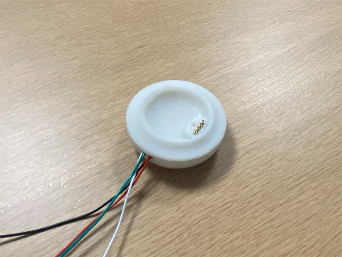 Prototype de socle à une place, contacts à ressort